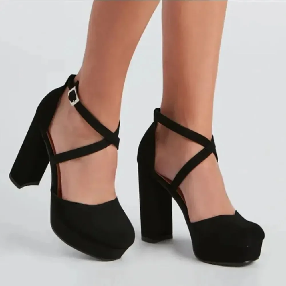 BRAND NEW TOP MODA JANE CRISS-CROS STRAP PLATFORM PUMP